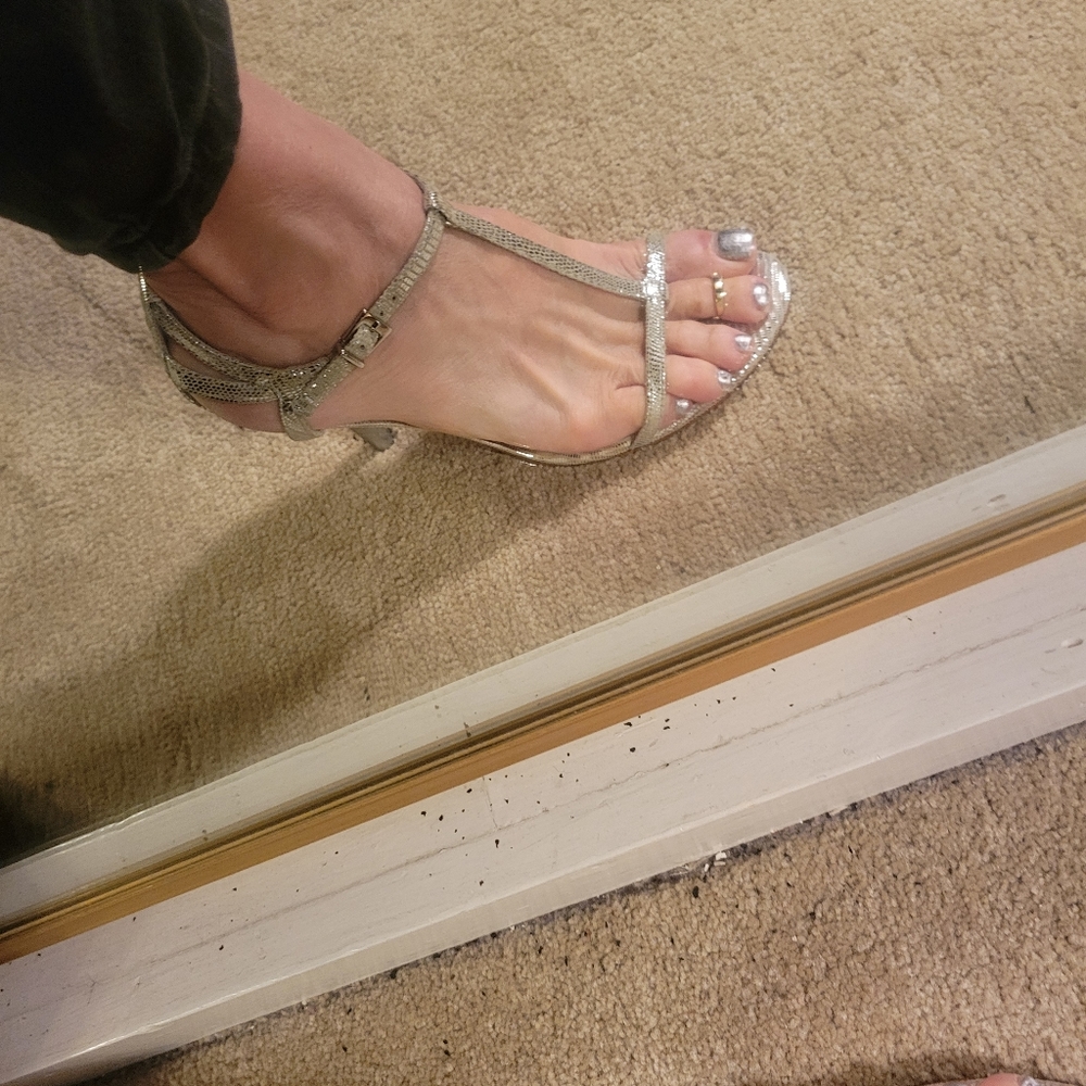 Gianni Bini Open toe heels